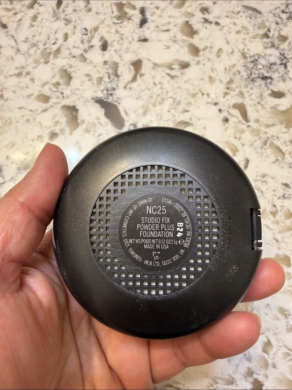Rare and original MAC  Studio Fix Powder Plus Foundation NC25